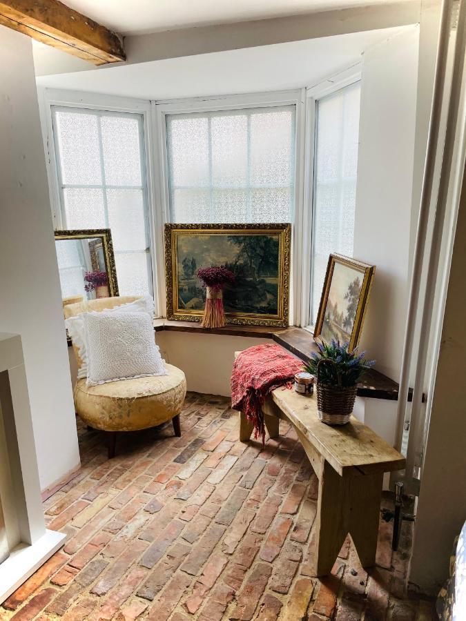The Beehive, Ground Floor Apartment In Norfolk, No Shared Amenities Downham Market Exterior foto