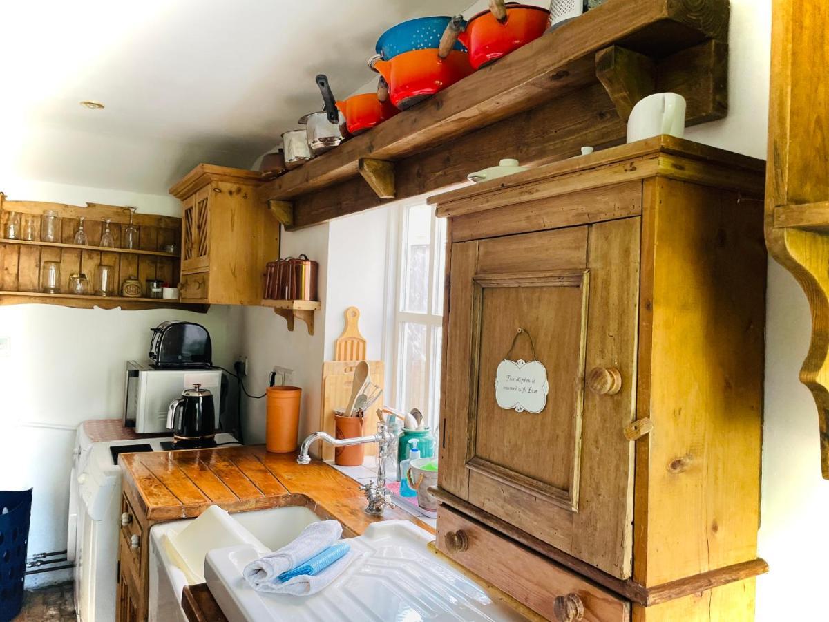 The Beehive, Ground Floor Apartment In Norfolk, No Shared Amenities Downham Market Exterior foto